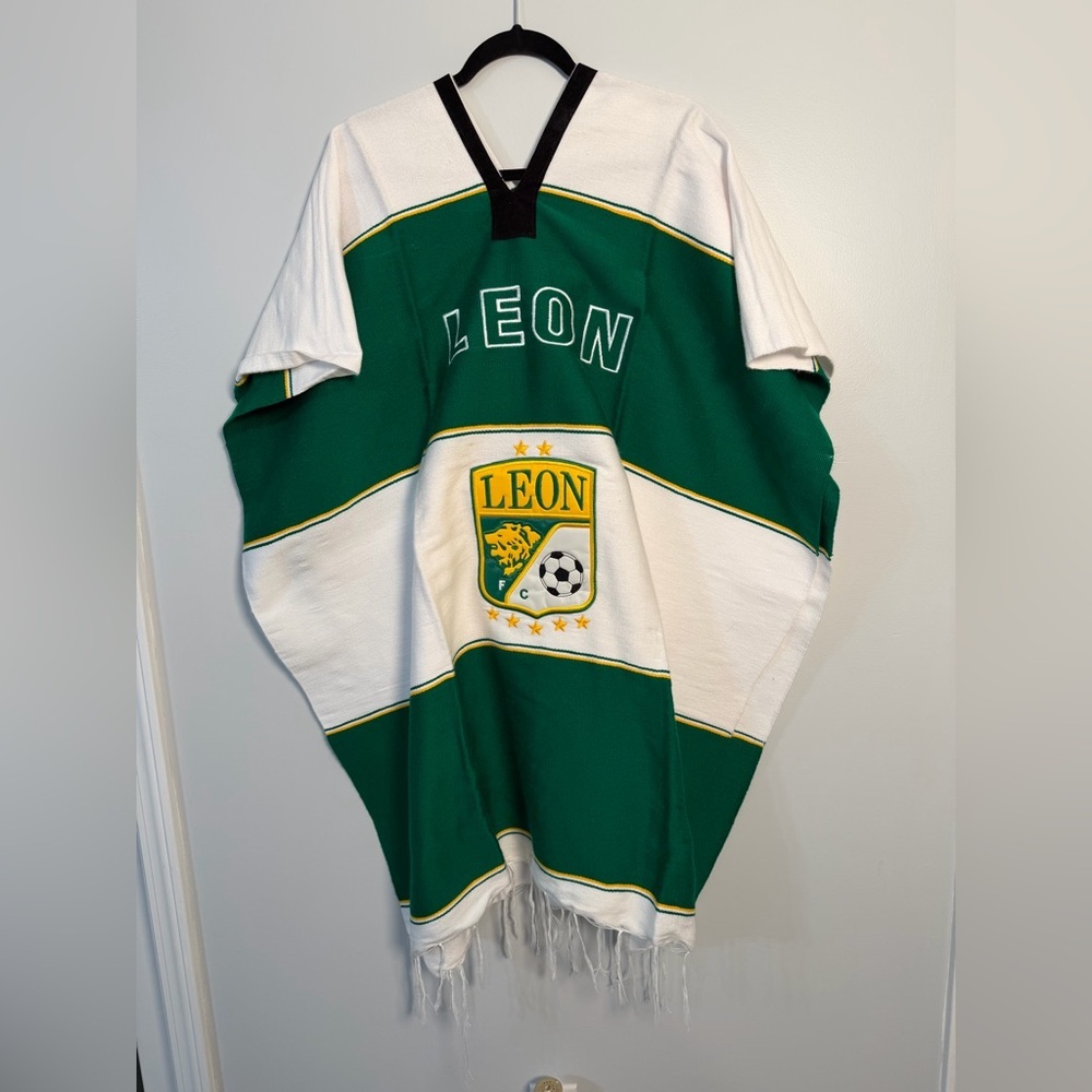 Club León Poncho NEW Green White Fringe Liga MX Soccer Fan Gear One Size